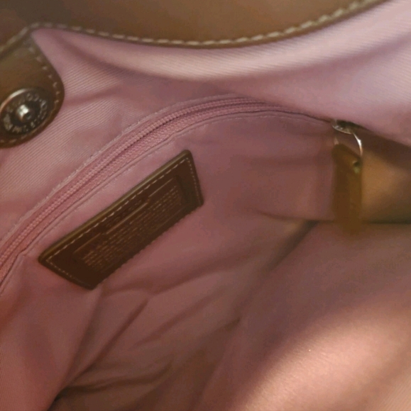 Coach White and Brown Leather Shoulder Bag with Two-Tone Design NEW, REDUCED! - Picture 9 of 10